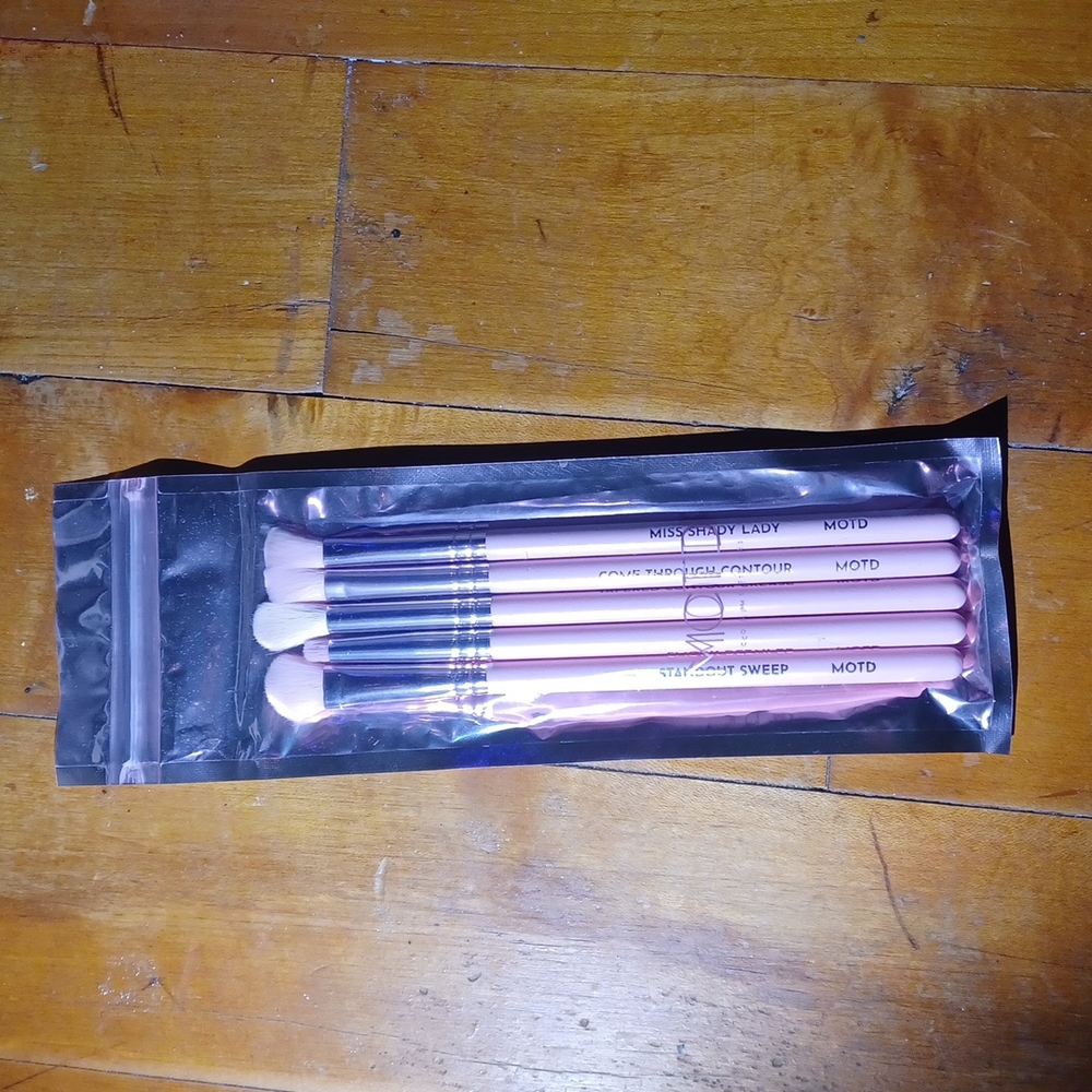 M.O.T.D. 5 Pc. Eye Brush Set